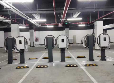 光伏儲能充電樁與電動汽車結合(圖1)